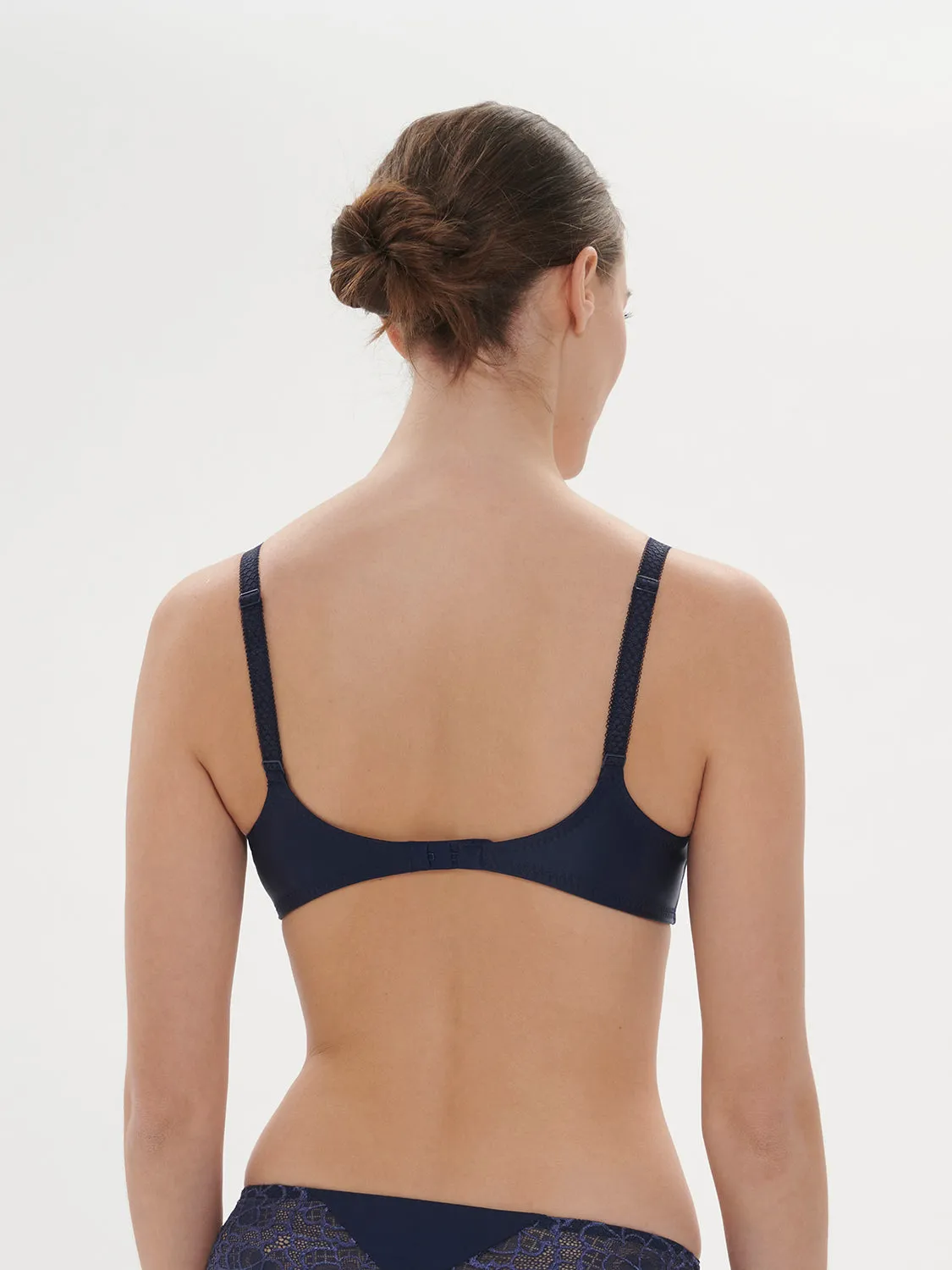 Caresse Wireless Triangle - Ink Blue